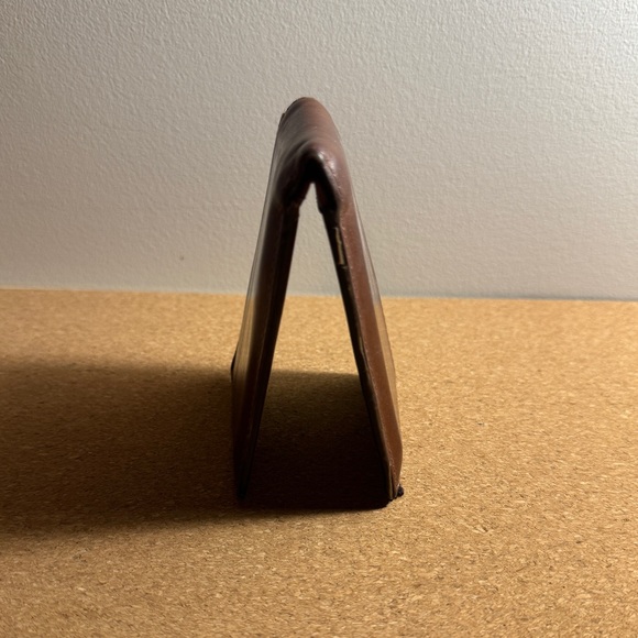 Fossil Leather Bi-Fold Wallet - Picture 7 of 7